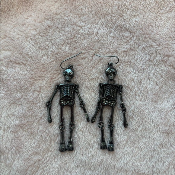 black metallic dangling skeleton earrings - Picture 1 of 6